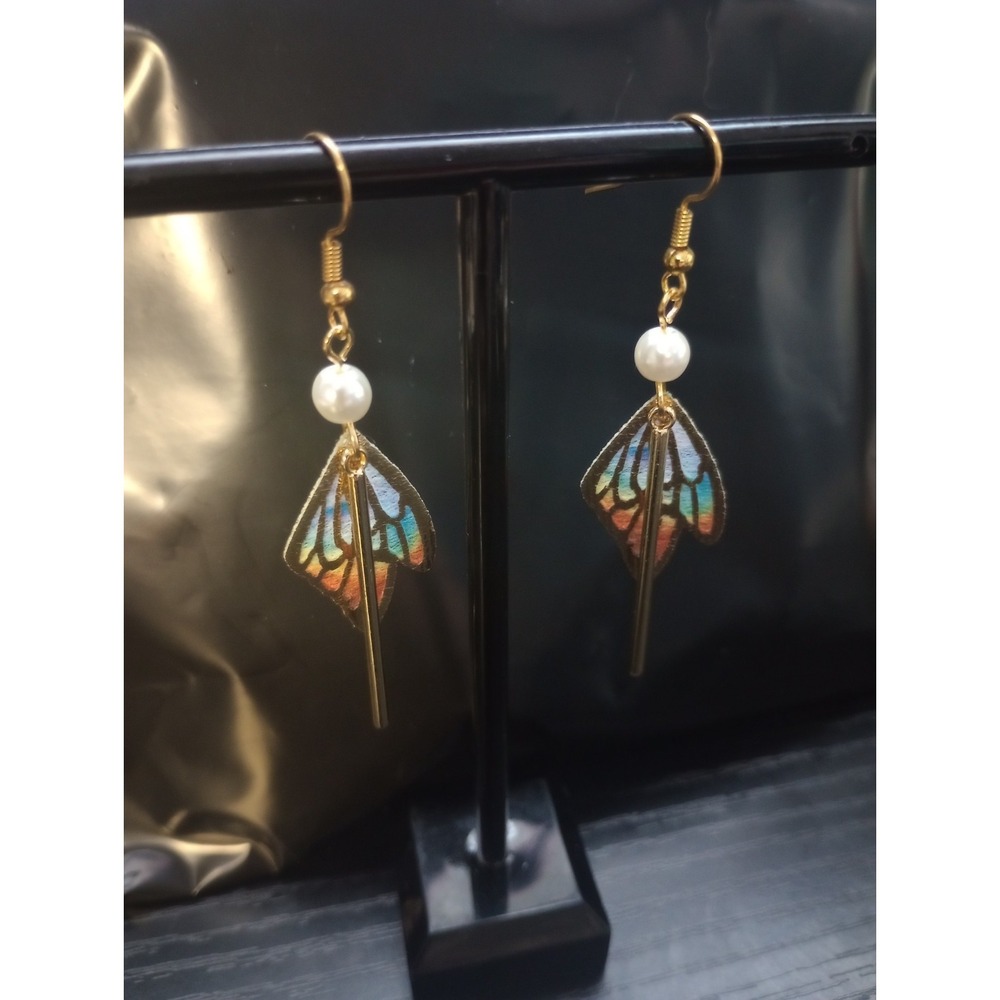 Butterfly Wing Dangle Earrings Pearl Accent Gold Tone Bar Lightweight Boho